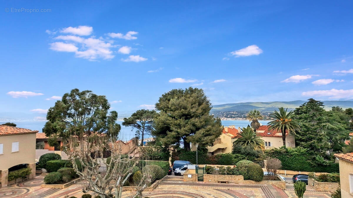 Appartement à SAINT-CYR-SUR-MER
