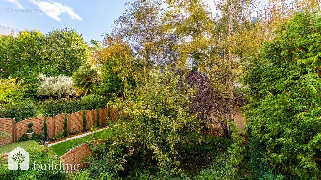 Appartement à NEUILLY-SUR-SEINE