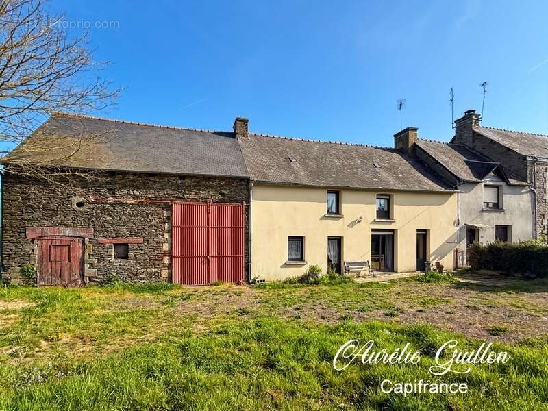 EXCLUSIVITÉ – TAUPONT – Ensemble immobilier en pierre à rénover avec dépendance - photo 3