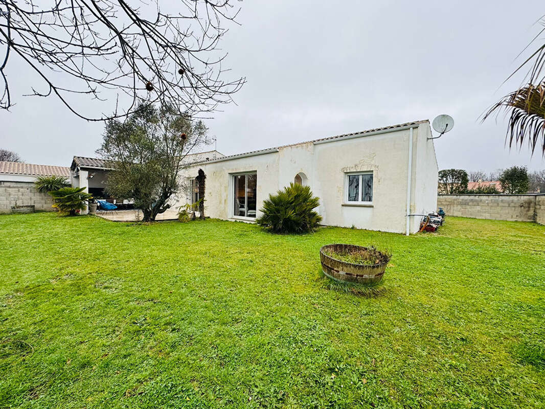 Maison à VAUX-SUR-MER