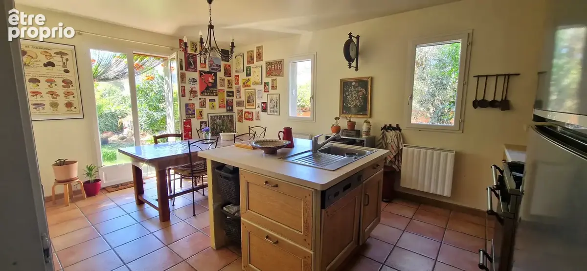 Hors lotissement sur 525 m2 de jardin verdoyant et clos Villa Familiale 3 Faces - 5 chambres  de  170 m2 - photo 5