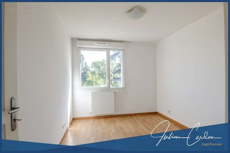 Appartement à ETREMBIERES