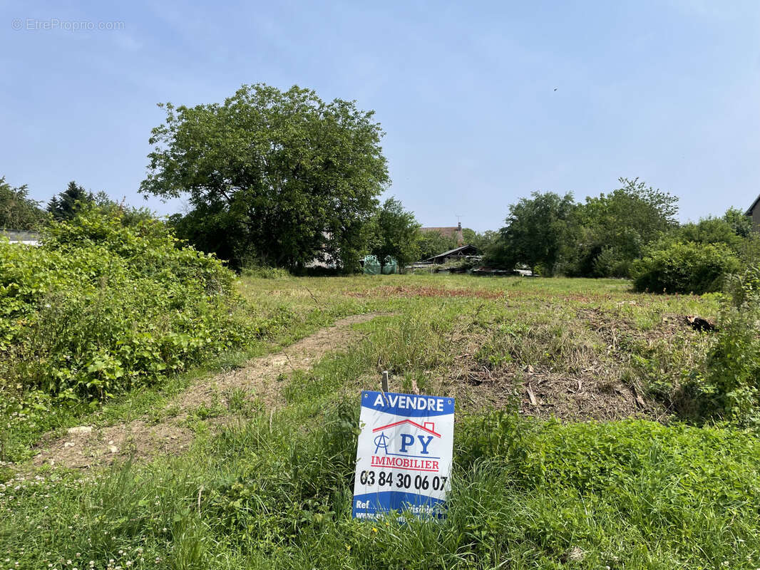 Terrain à ATHESANS-ETROITEFONTAINE