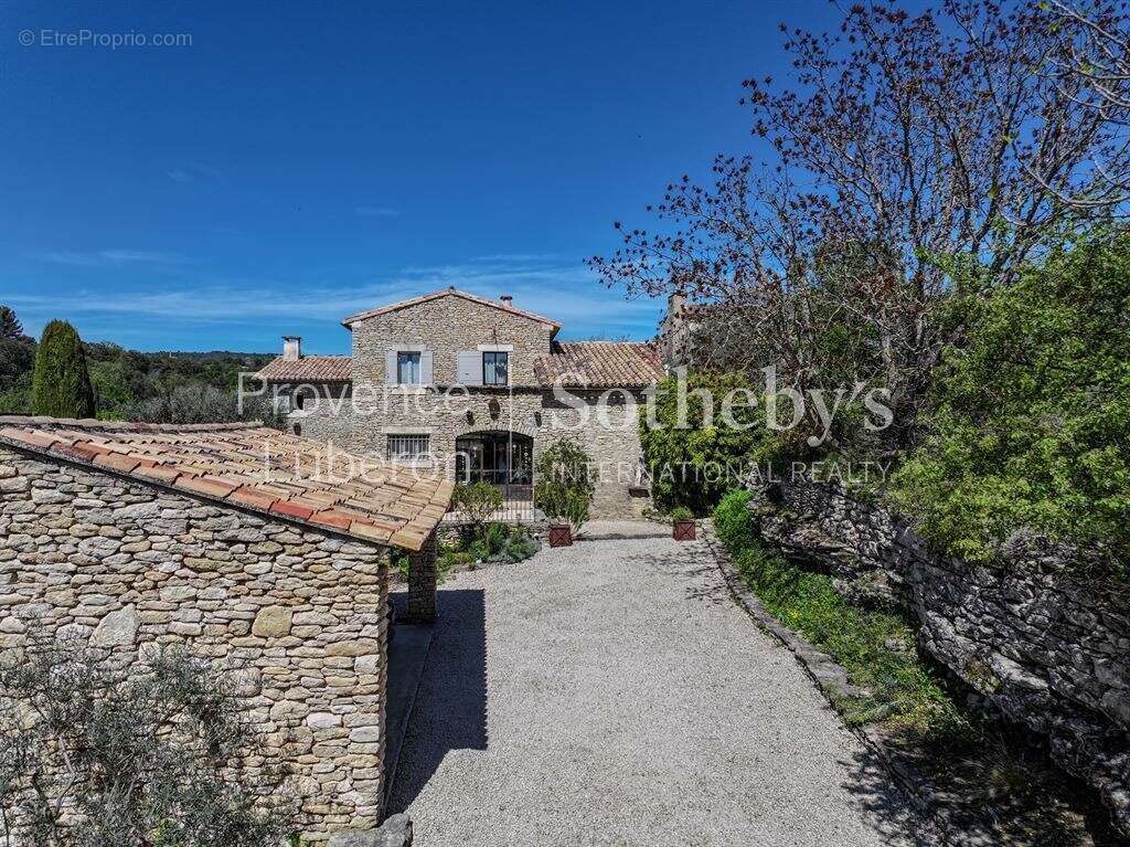 Maison à GORDES