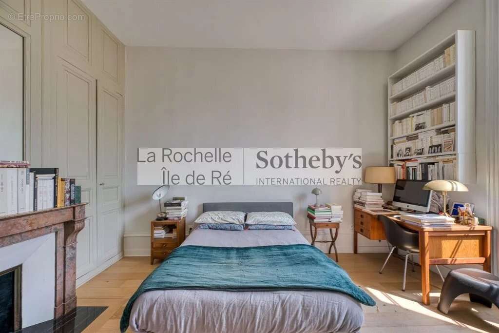 Un vrai citadin proche du port et de ses rues commerçantes, à la - photo 10