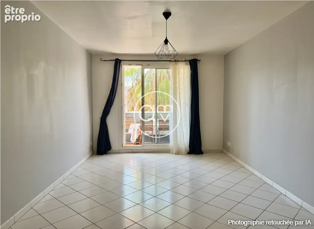 Hyères gare   t2 de 57 m2 avec balcon - residence avec ascenseur - photo 2