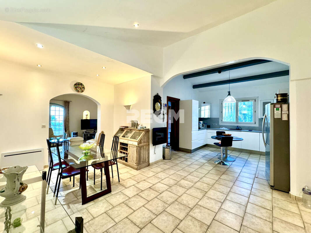 Maison à MANDELIEU-LA-NAPOULE