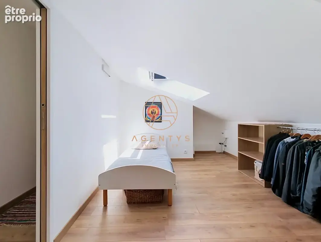 Maison 150 m² à Saint-Maur-Des-Fosses  - photo 9