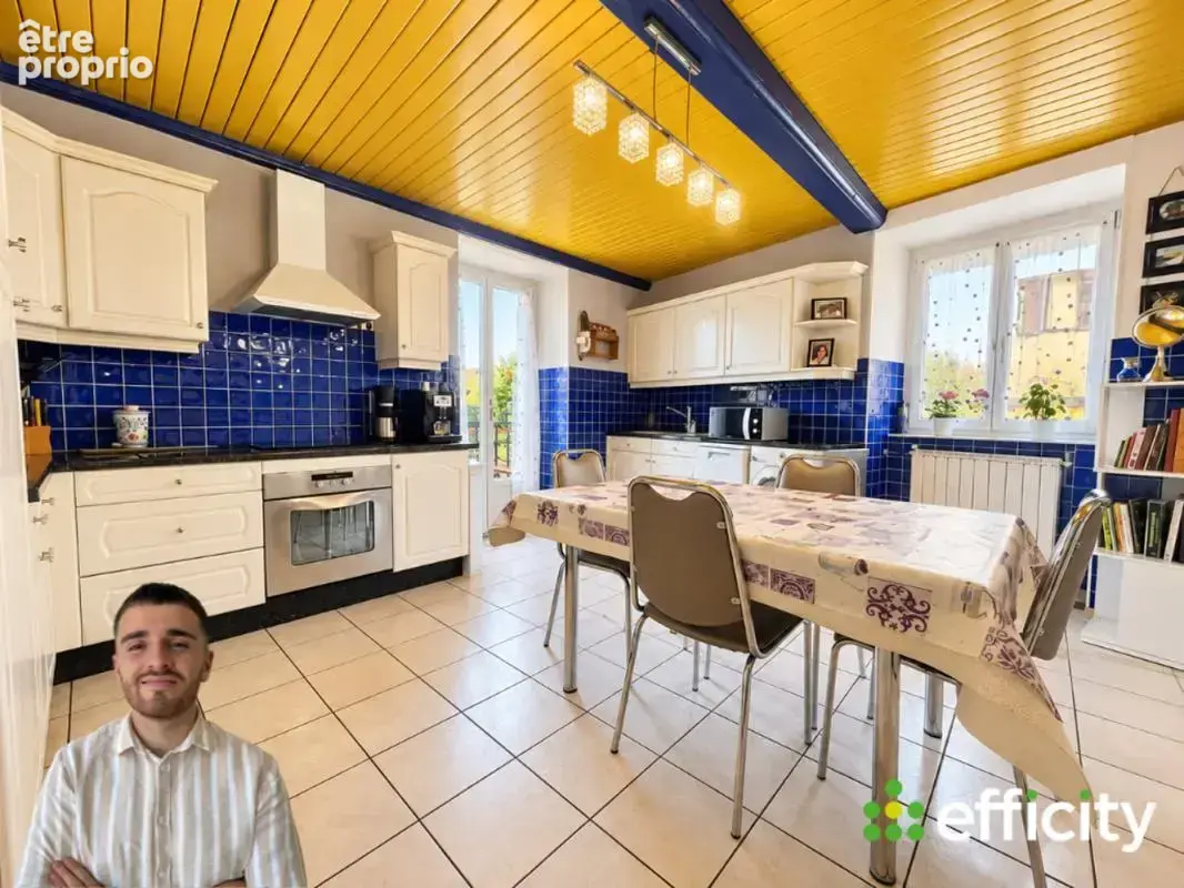 Maison 10 pièces 225 m² à vendre à Saint-Marcellin-En-Forez (42680) - photo 2