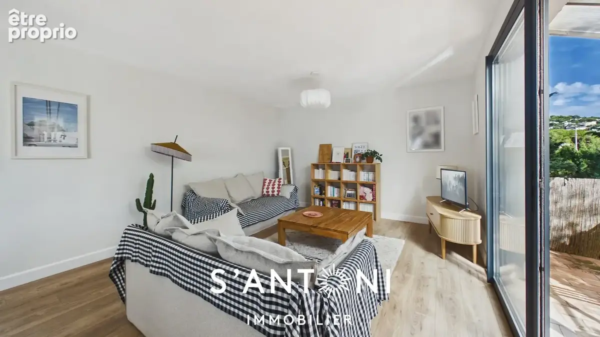 Appartement 4 pièces 102 m²  Haut de maison avec jardin privatif de 248 m², garage et balcon - photo 2