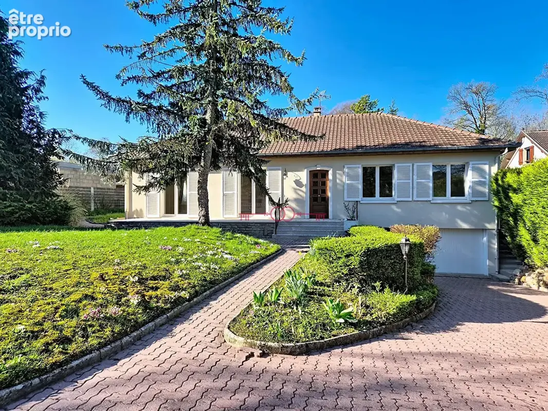 Photo Maison à Saint-Etienne-Au-Temple au prix de 299 600€