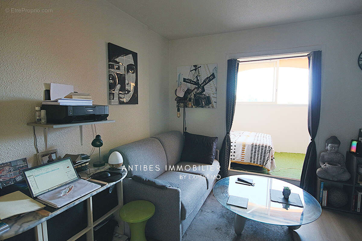 Appartement à VALLAURIS