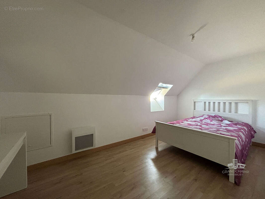 A proximité immédiate du centre bourg - photo 8