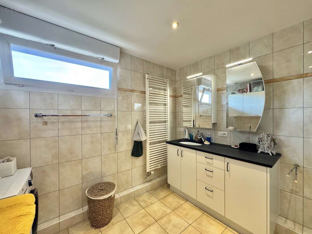 Appartement à STEINBRUNN-LE-HAUT