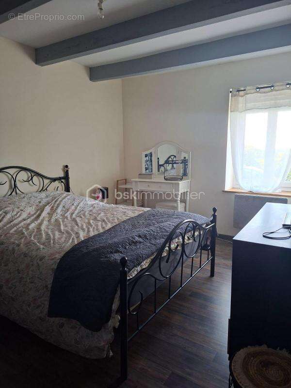 Maison à SAINT-HILAIRE-DU-MAINE