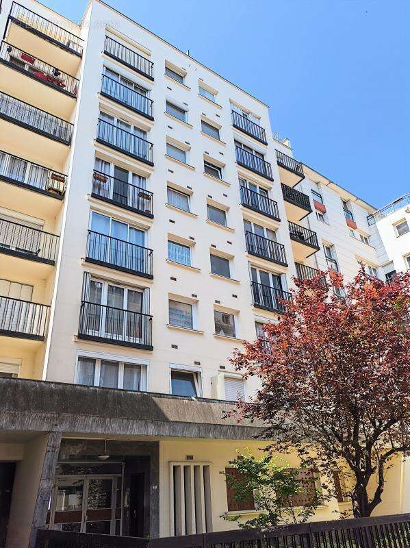 Appartement à PARIS-20E