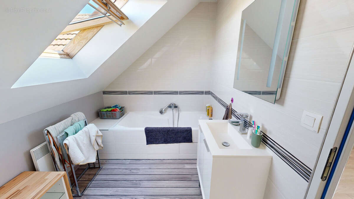 Maison à AUXON-DESSUS