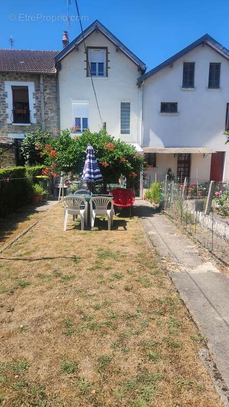 Maison à SAINT-PRIEST-TAURION