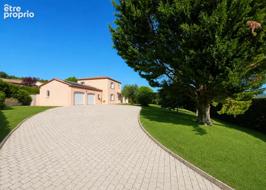 A Penne d'Agenais, magnifique maison avec jardin, piscine et double garage - photo 3