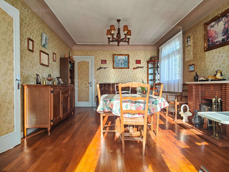 Maison à SAUZE-VAUSSAIS