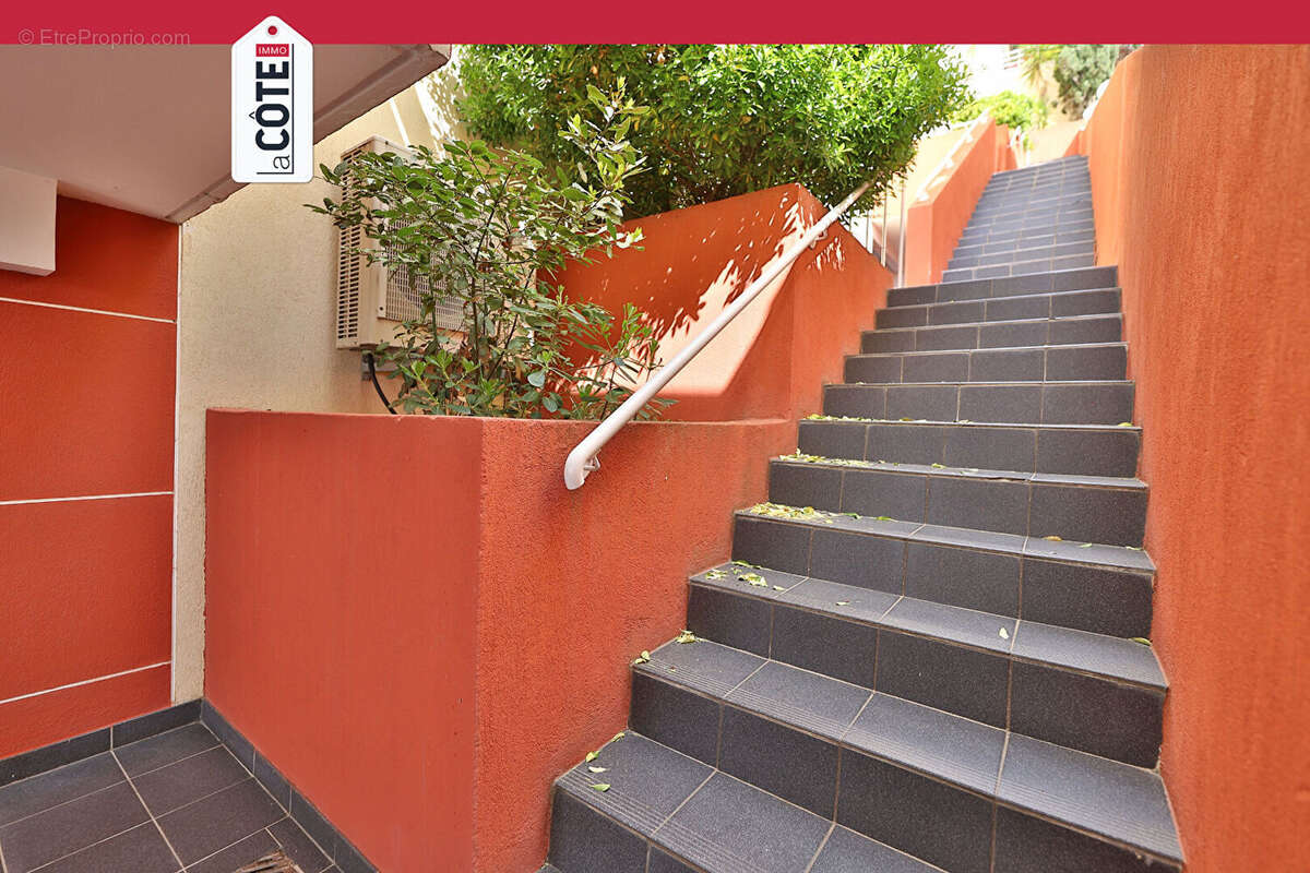 Appartement à CARRY-LE-ROUET