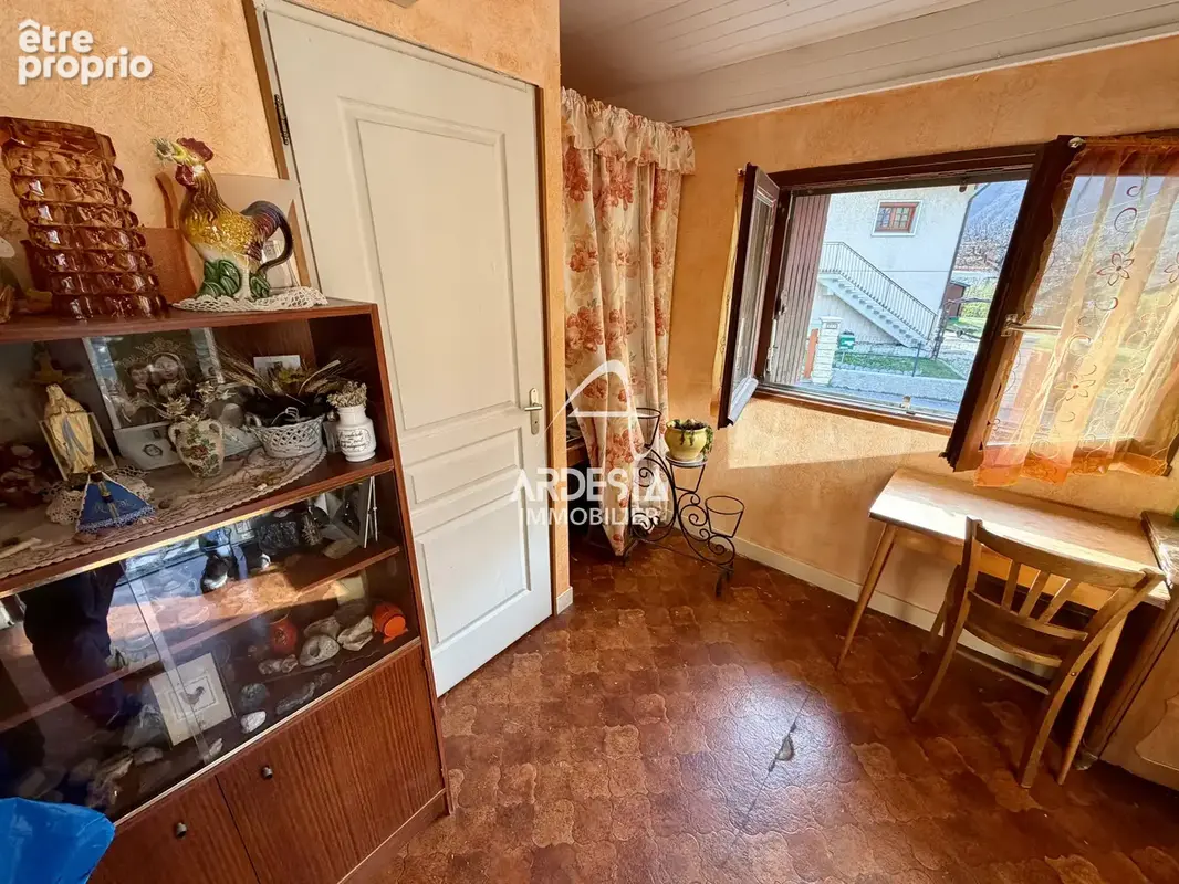 Maison 87 m2   3 chambres   Sous-sol complet   Grand garage   Beau terrain - photo 7