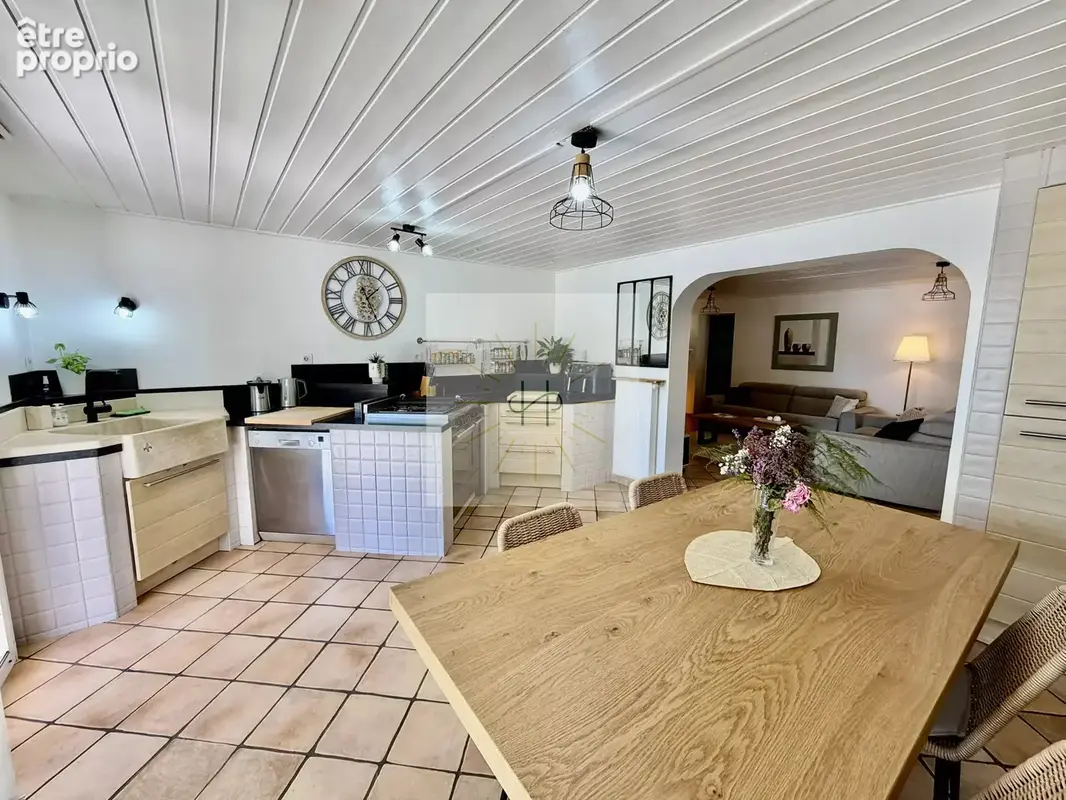 Maison 6 pièces 290 m² à vendre à La Garde-Adhemar (26700) - photo 4