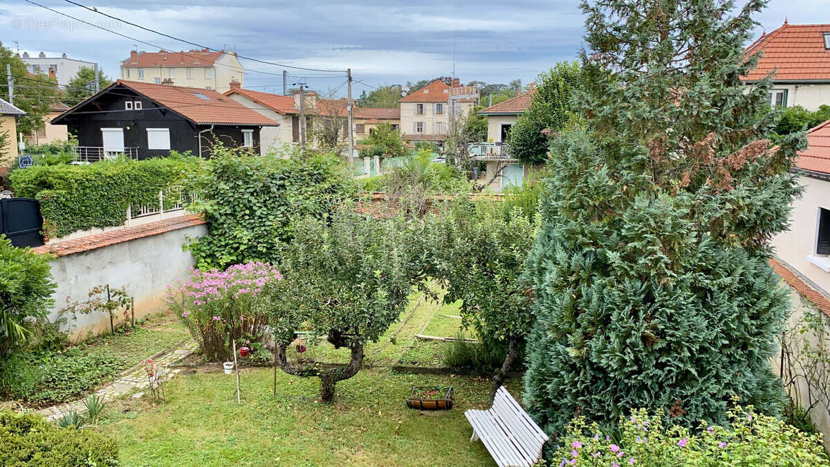 Maison à TASSIN-LA-DEMI-LUNE