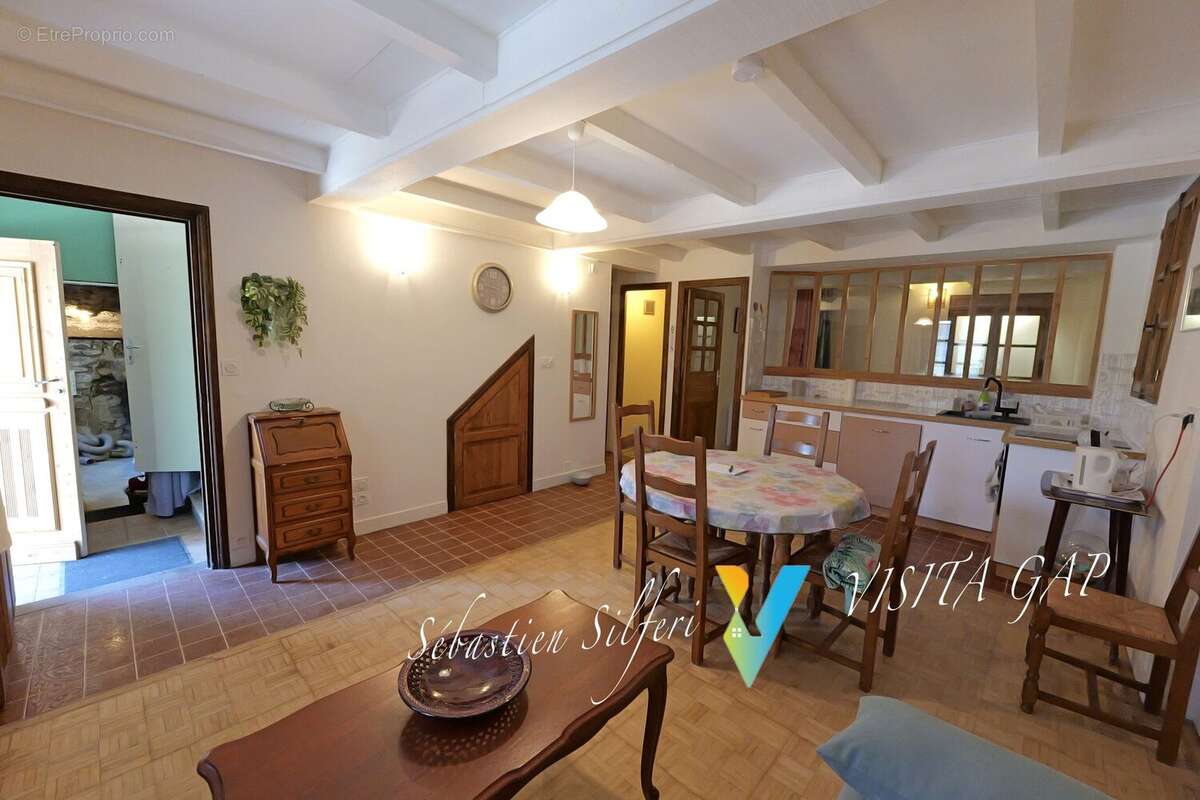 Maison 320 m² à Chorges  - photo 2