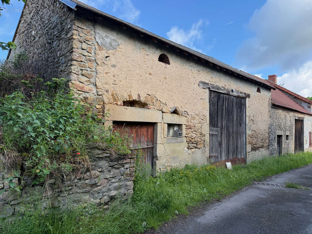 Maison à NEUF-EGLISE