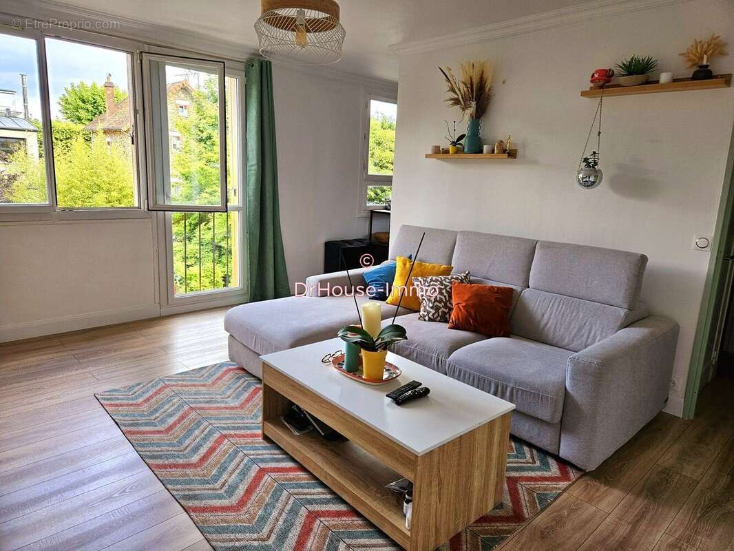 Appartement à SAINT-MAUR-DES-FOSSES