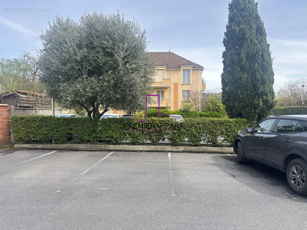 Parking à HOUILLES