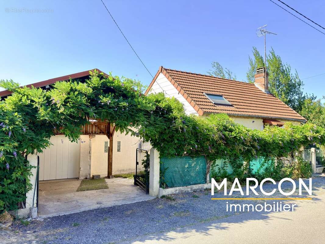 Maison à MOUTIER-MALCARD