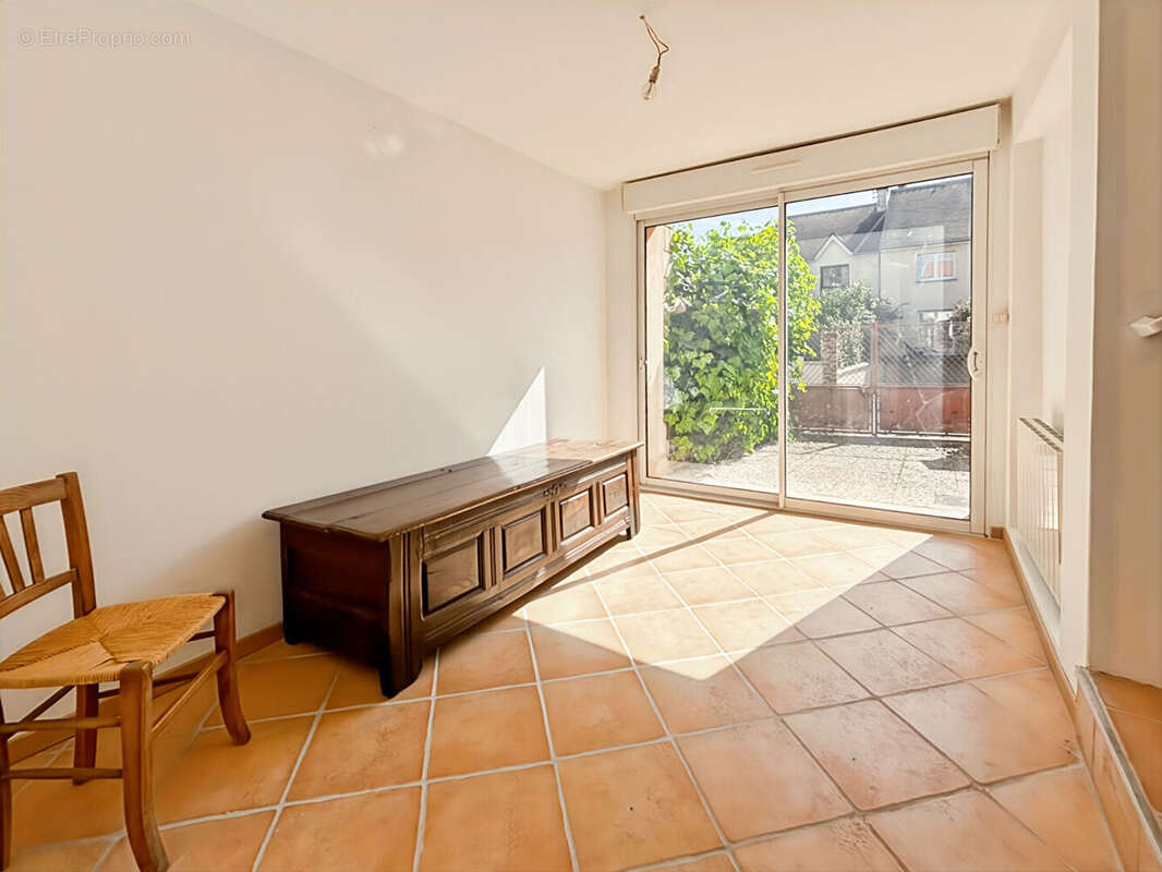 Maison à VERRIERES-LE-BUISSON