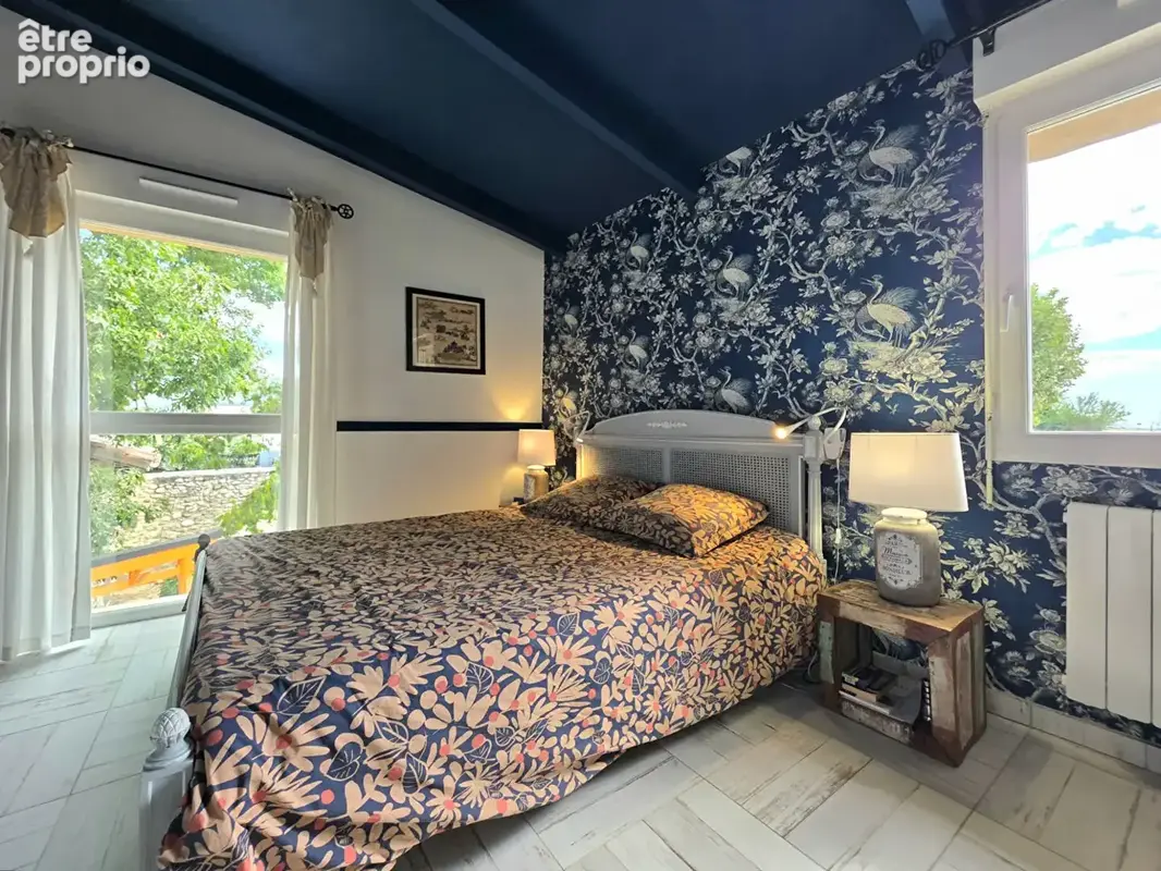 A 2 H 05 MN DE PARIS  en TGV Magnifique propriété en pierre de 184 m² à Chatuzange le Goubet - 864 000 - photo 9