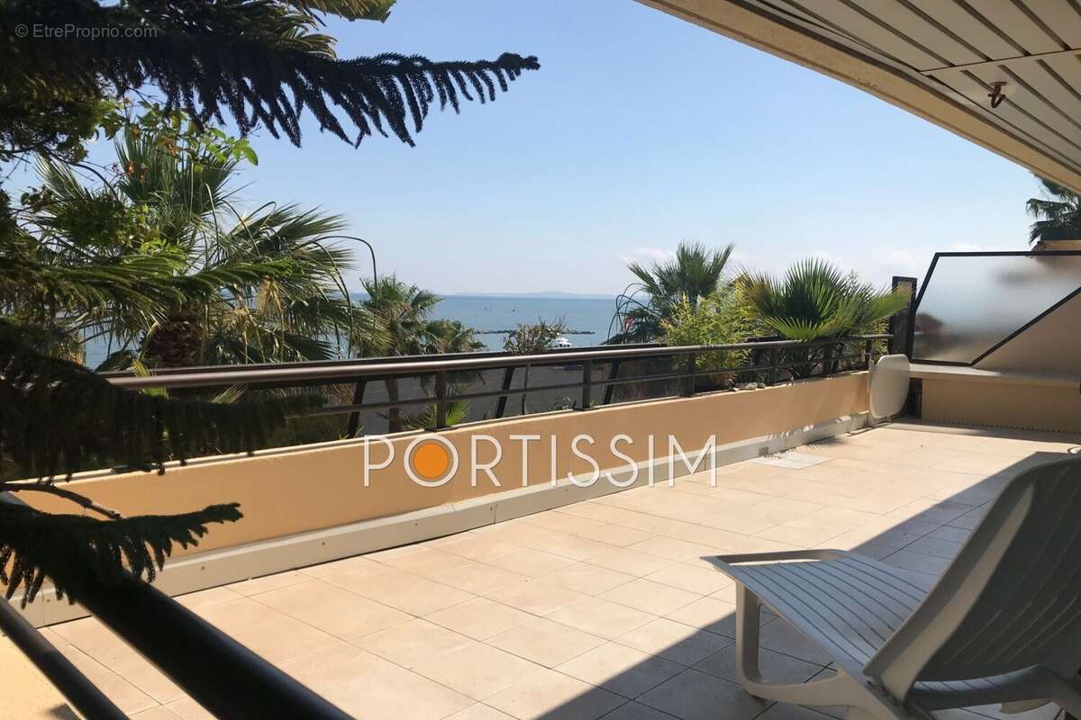 Appartement à SAINT-LAURENT-DU-VAR
