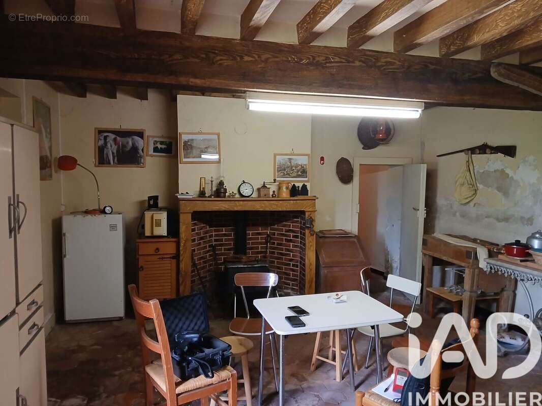 Maison 86 m² à Landelles  - photo 4