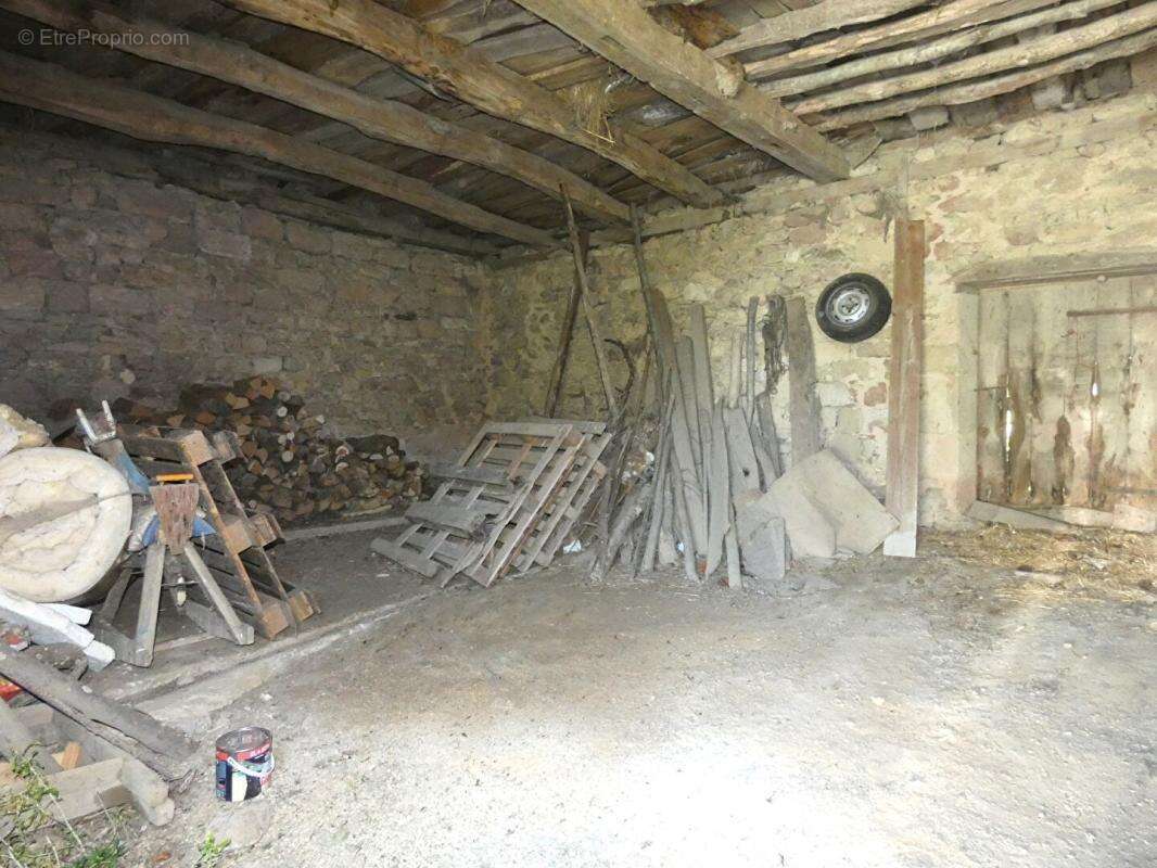 Maison 122 m2 habitables / 2 granges / étable / terrain 3316m² - photo 16