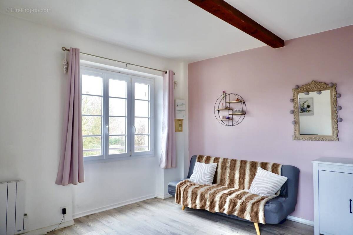 Appartement à AULNAY-SUR-MAULDRE