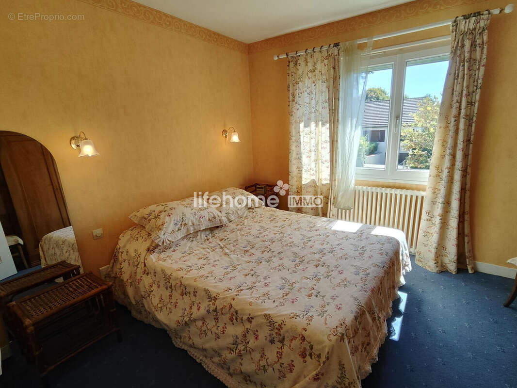 Chambre - Maison à CHATEAUROUX