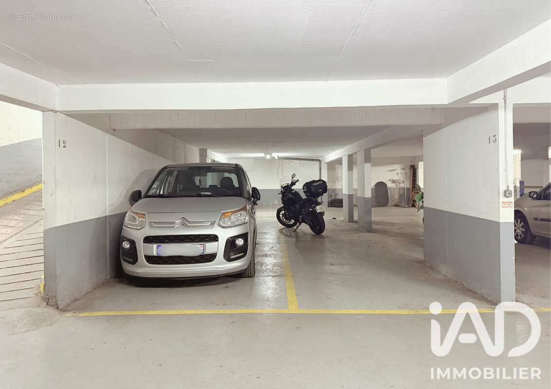 Parking 12 m² à Paris-20e  - photo 3