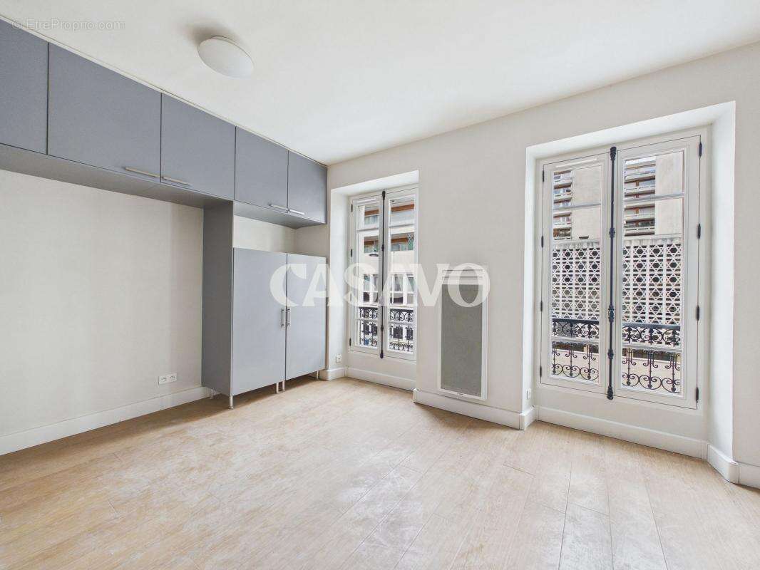 Appartement à PARIS-11E