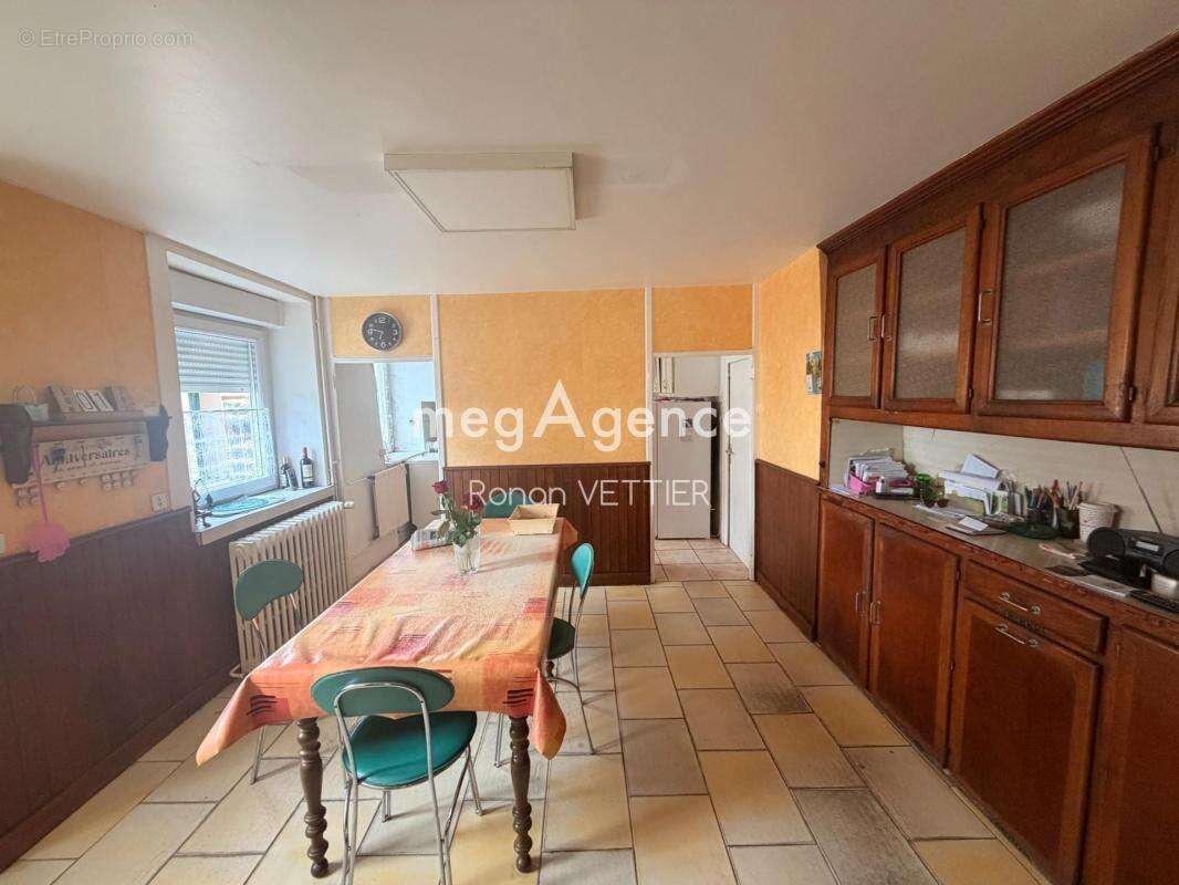 Maison de bourg en pierre 151 m² sur un terrain de 800 m² - photo 3