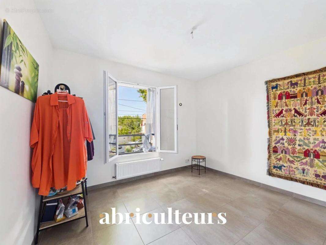 Appartement à PELISSANNE