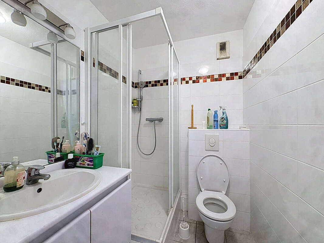 A vendre un appartement 2 pièces 38 m2 avec deux terrasses/ vue bonne mère et stationnement secteur Conception/Lodi 13005 MARSEI - photo 6