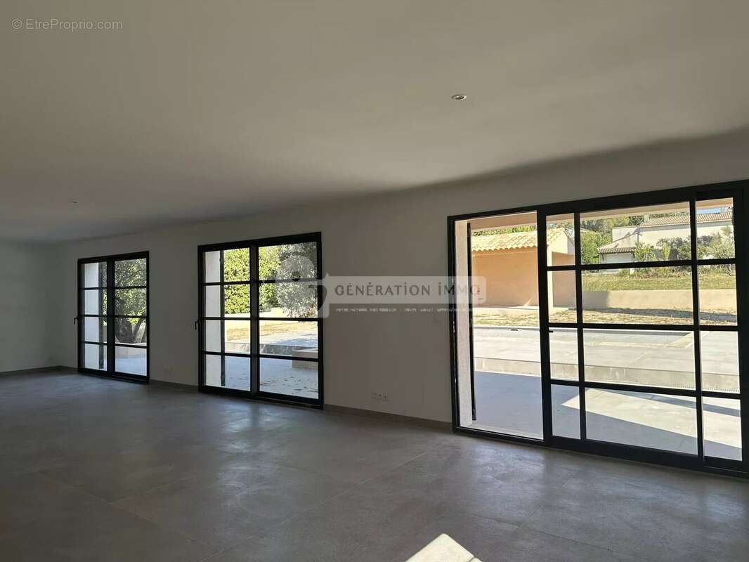 Fontvieille - Maison T6 entièrement rénovée en 2024 - photo 12