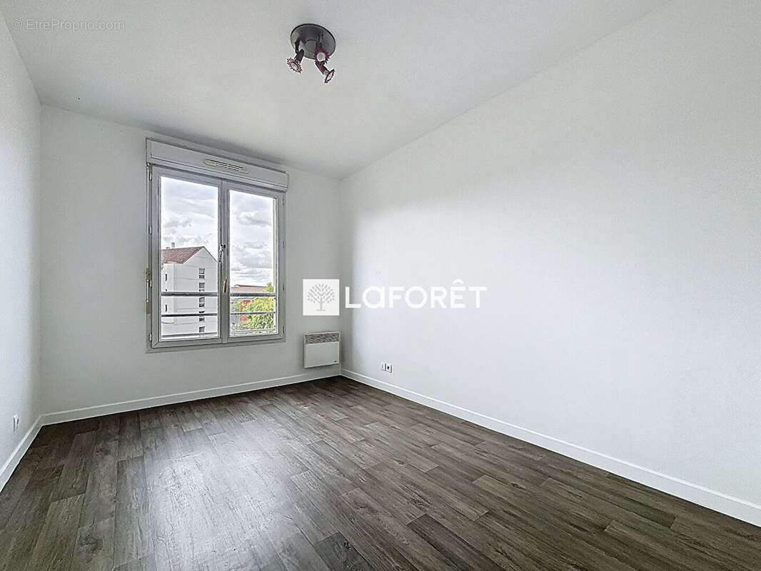 Appartement à SAVIGNY-LE-TEMPLE