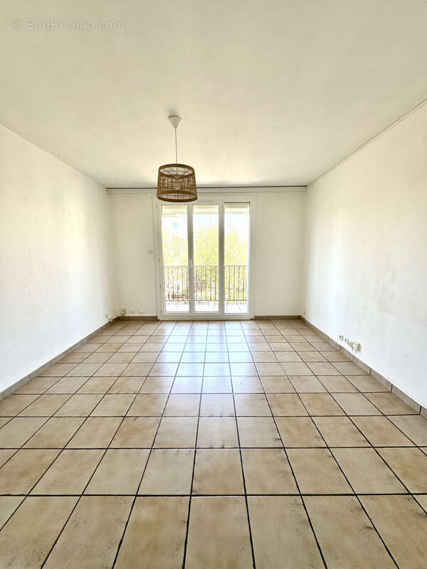 Appartement à SIX-FOURS-LES-PLAGES