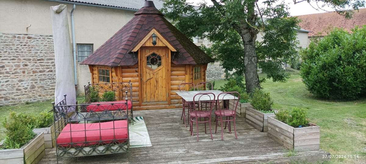 Propriété à vendre SAINT HILAIRE ( allier) comprenant une maison et un gite sur un parc de 23433 m² - photo 7
