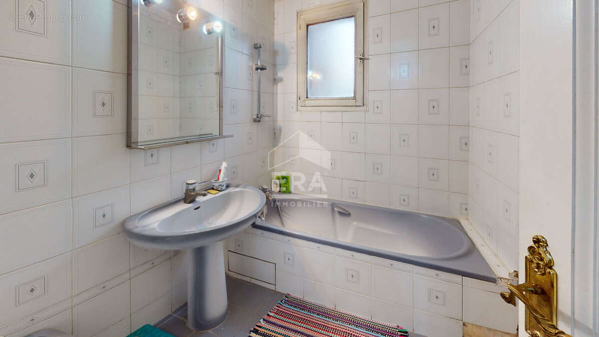 Appartement à PARIS-19E